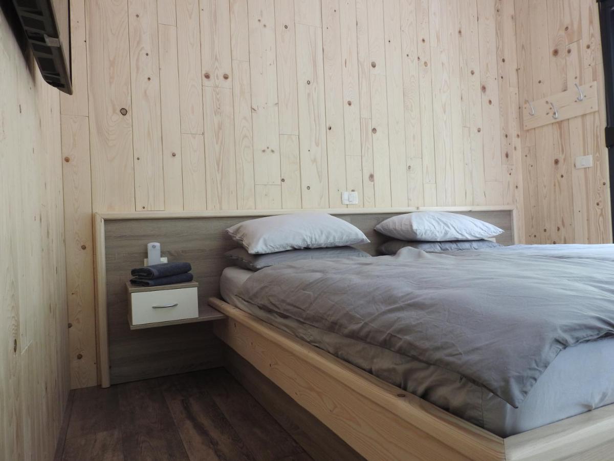 Pocitniski Hisici - Small Holiday Houses Ajdovščina Esterno foto