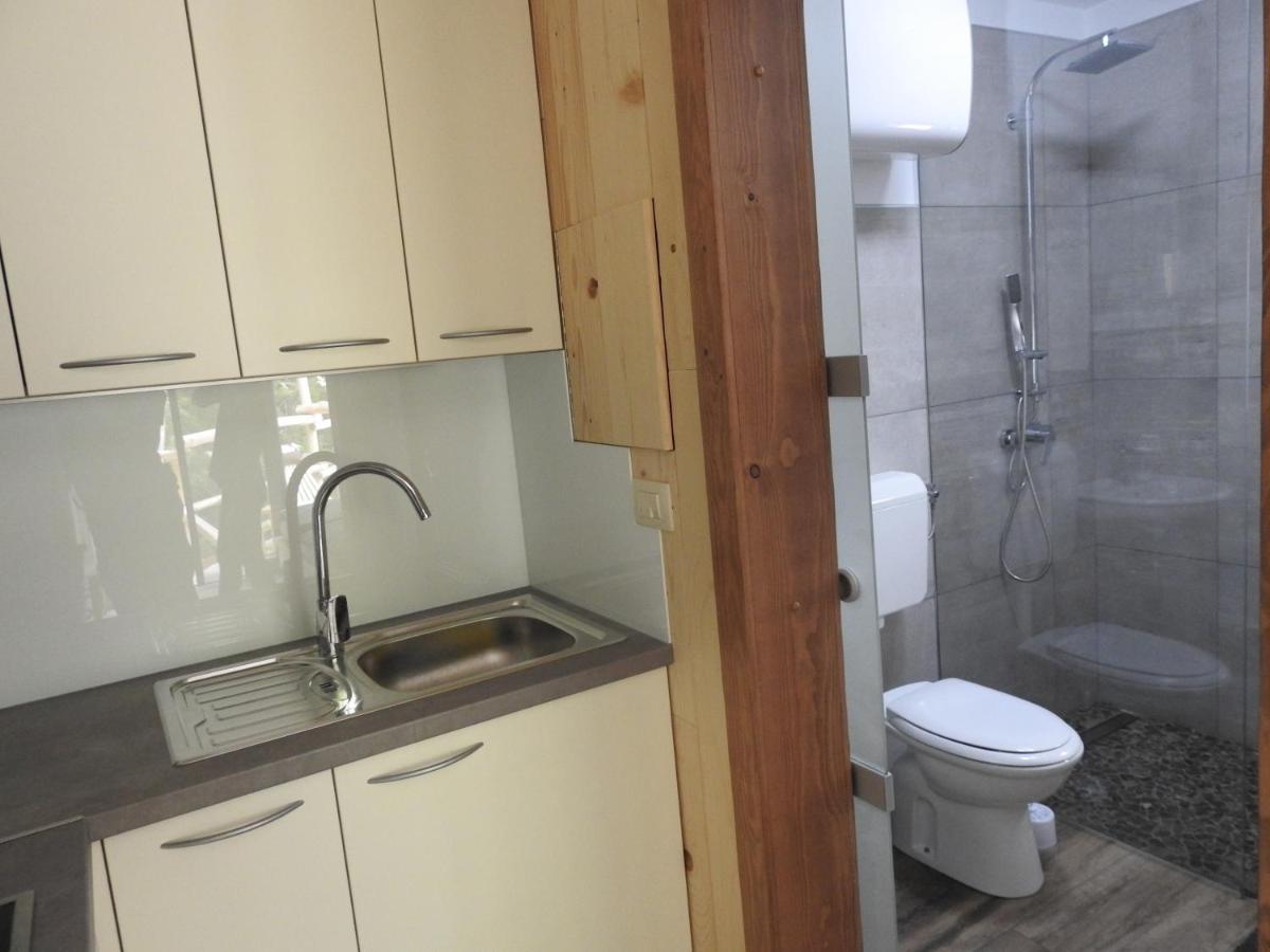Pocitniski Hisici - Small Holiday Houses Ajdovščina Esterno foto